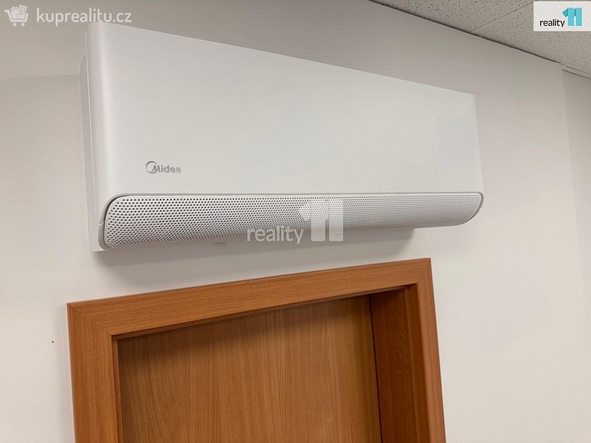 Pronájem bytu atypický 132 m^2 Dukelská třída, Brno 