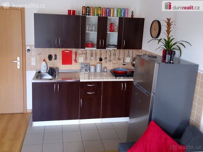 Pronájem bytu 1+kk 36 m^2 Nejdlova, Karlovy Vary 