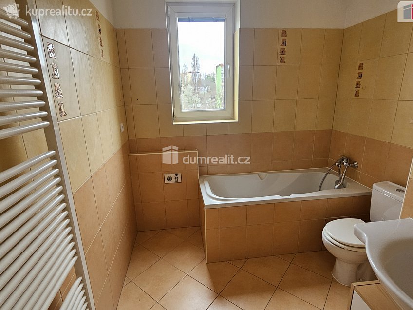 Pronájem bytu 2+kk 53 m^2 Velenovského, Praha 10 