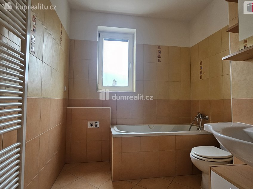 Pronájem bytu 2+kk 53 m^2 Velenovského, Praha 10 