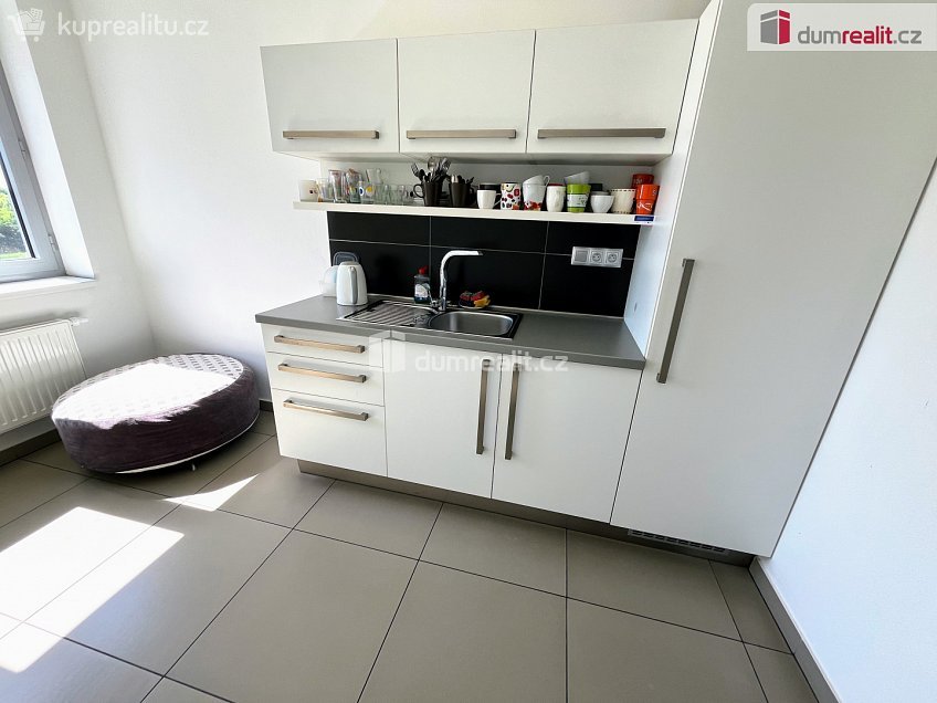 Pronájem  kanceláře 20 m^2 Stojanova, Uherské Hradiště 