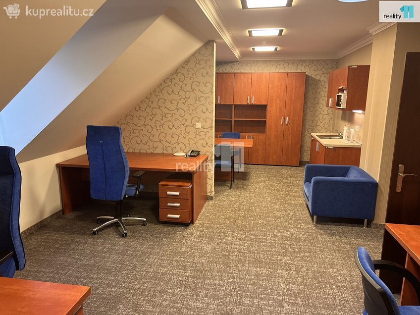 Pronájem  kanceláře 75 m^2 Chebská, Karlovy Vary 