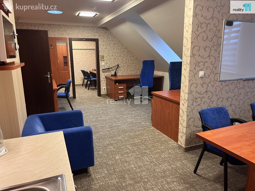 Pronájem  kanceláře 75 m^2 Chebská, Karlovy Vary 
