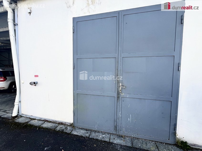 Pronájem  obchodních prostor 33 m^2 Jaktáře, Uherské Hradiště 