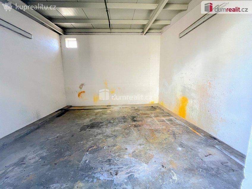 Pronájem  obchodních prostor 33 m^2 Jaktáře, Uherské Hradiště 