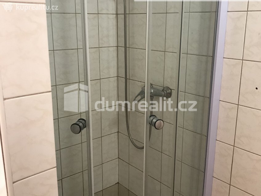 Pronájem bytu 1+kk 25 m^2 Šaldova, Praha 8 