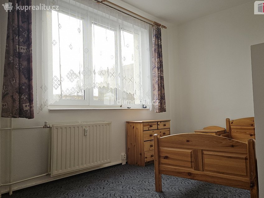 Pronájem bytu 1+kk 38 m^2 Nedašovská, Praha-Zličín 