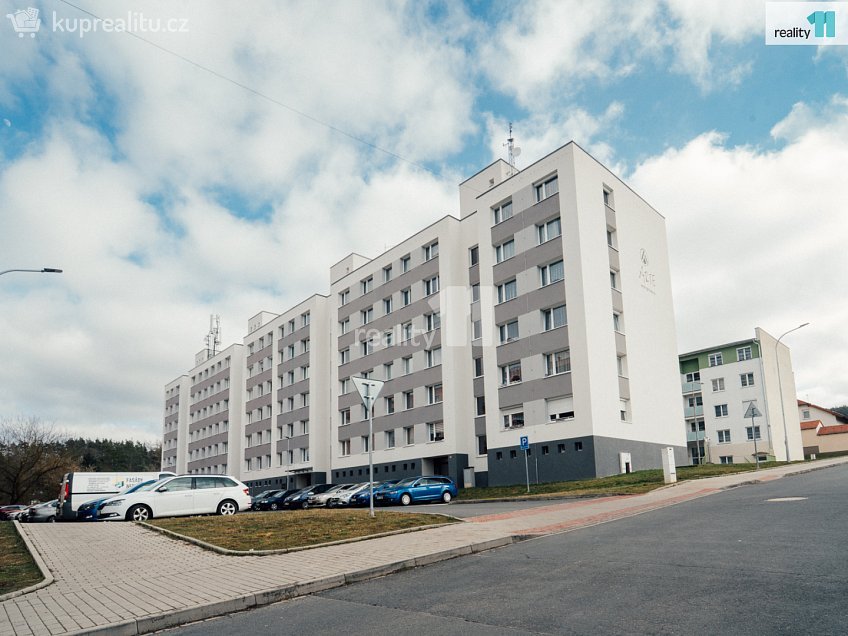 Prodej bytu 3+1 71 m^2 Pod Makovým vrchem, Holýšov 