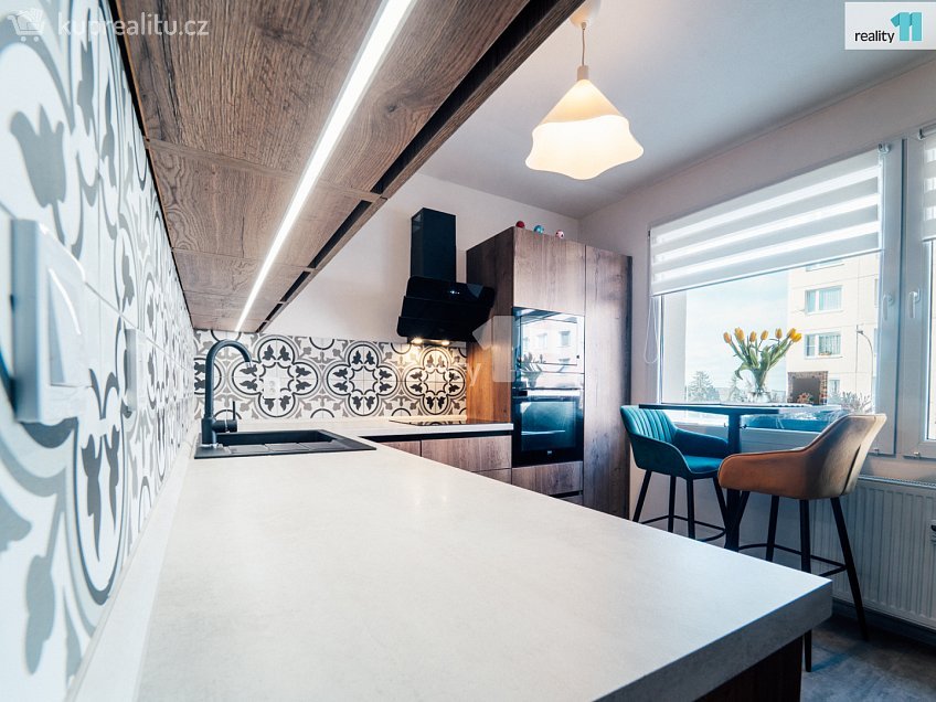 Prodej bytu 3+1 71 m^2 Pod Makovým vrchem, Holýšov 