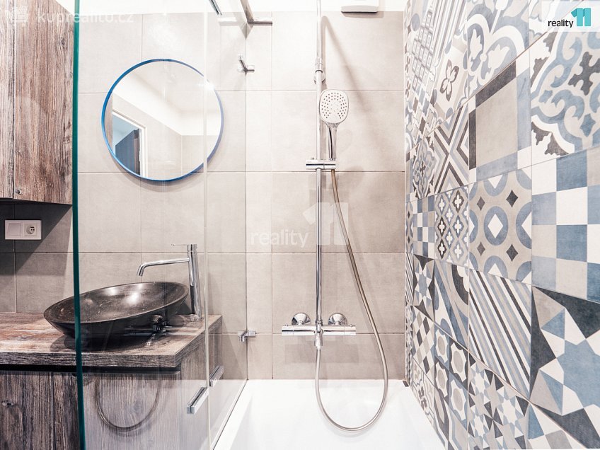 Prodej bytu 3+1 71 m^2 Pod Makovým vrchem, Holýšov 