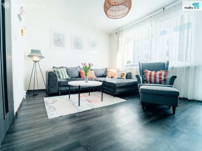 Prodej bytu 3+1 71 m^2 Pod Makovým vrchem, Holýšov 