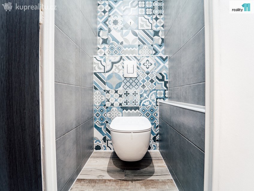 Prodej bytu 3+1 71 m^2 Pod Makovým vrchem, Holýšov 