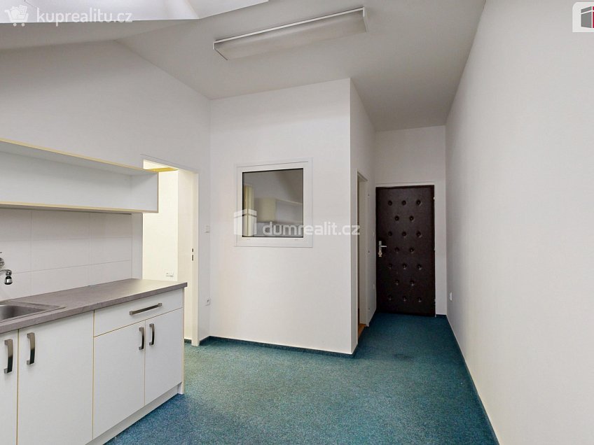 Pronájem  kanceláře 52 m^2 Krnovská, Opava 