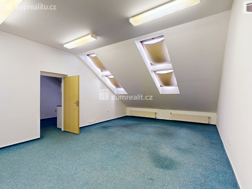 Pronájem  kanceláře 52 m^2 Krnovská, Opava 