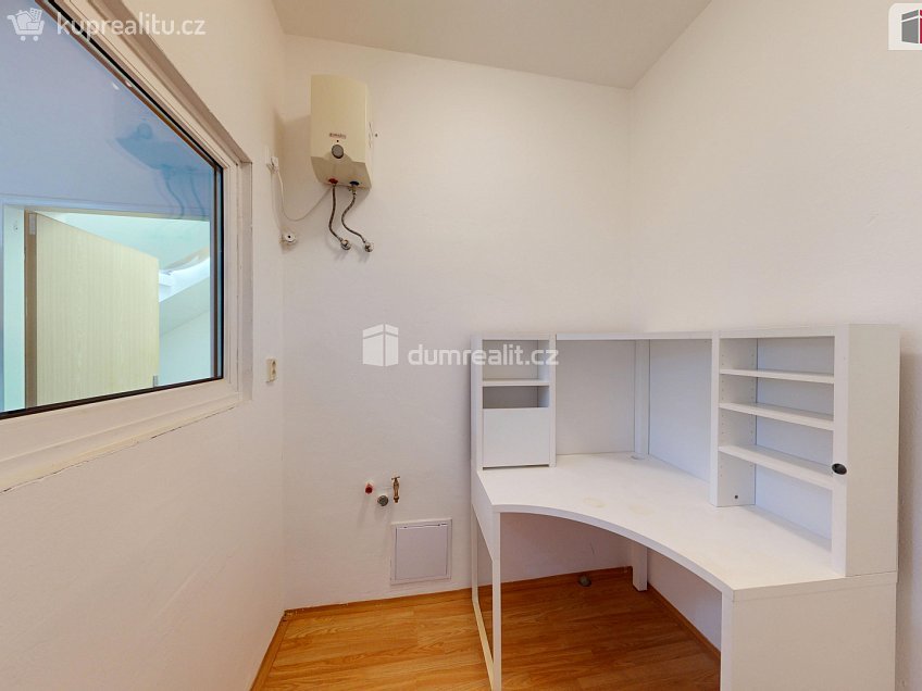 Pronájem  kanceláře 52 m^2 Krnovská, Opava 