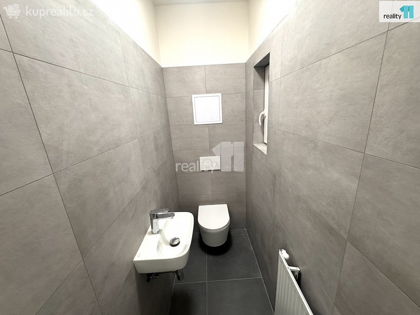 Prodej bytu 2+kk 73 m^2 Hanusova, Praha 4 