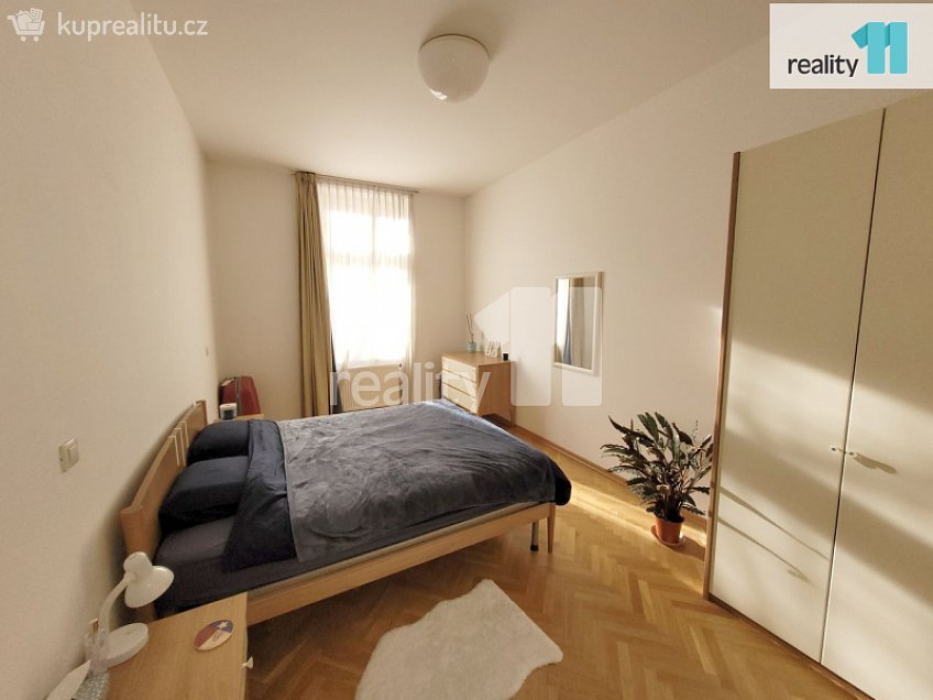 Pronájem bytu 2+kk 51 m^2 Křižíkova, Praha 8 