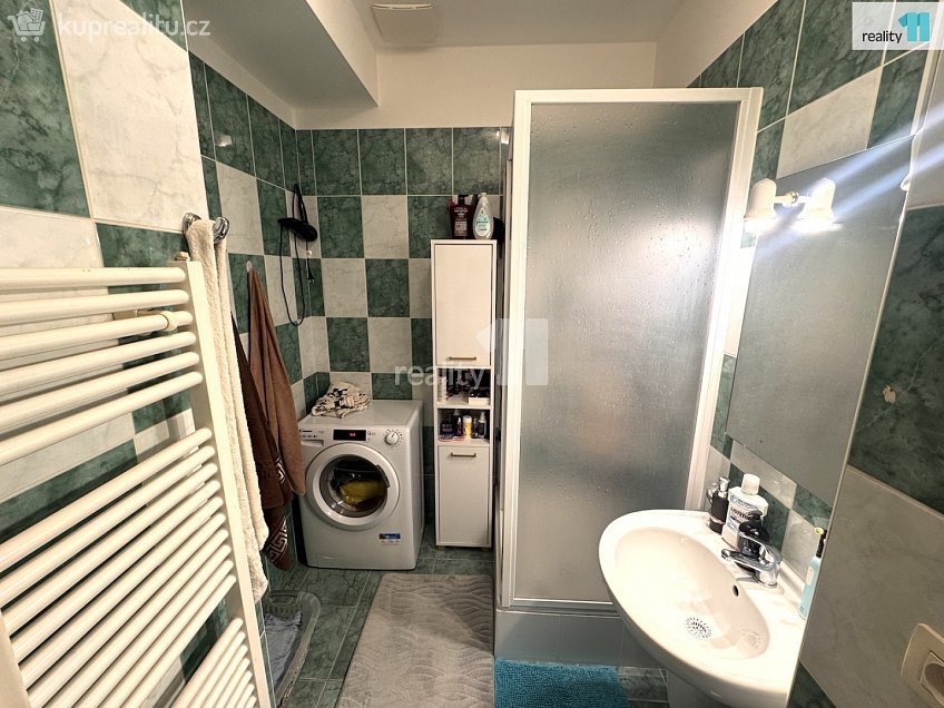 Pronájem bytu 2+kk 51 m^2 Křižíkova, Praha 8 