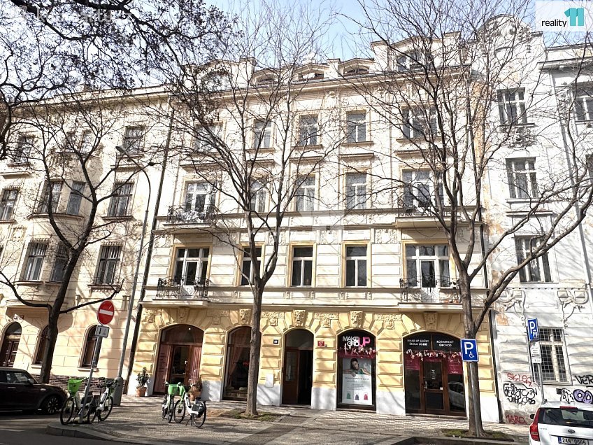 Pronájem bytu 2+kk 51 m^2 Křižíkova, Praha 8 