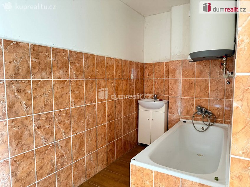 Prodej  rodinného domu 78 m^2 1. máje, Merklín 