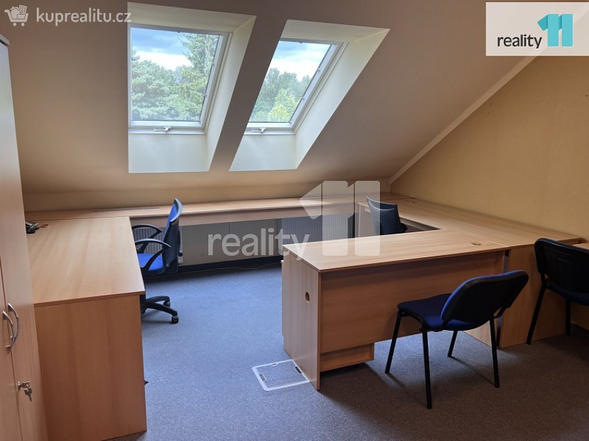 Pronájem  kanceláře 22 m^2 Chebská, Karlovy Vary 