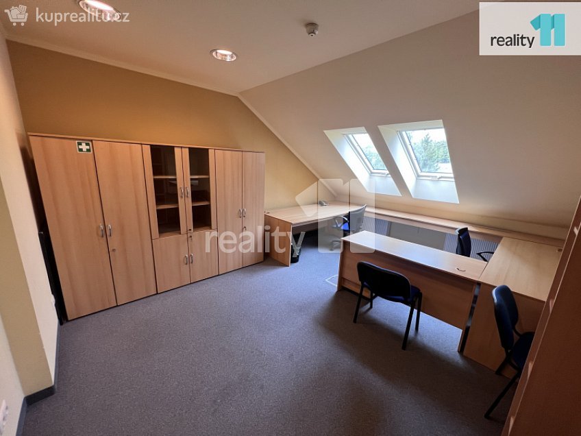 Pronájem  kanceláře 22 m^2 Chebská, Karlovy Vary 