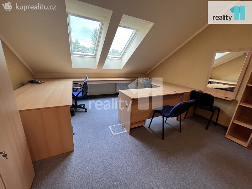 Pronájem  kanceláře 22 m^2 Chebská, Karlovy Vary 