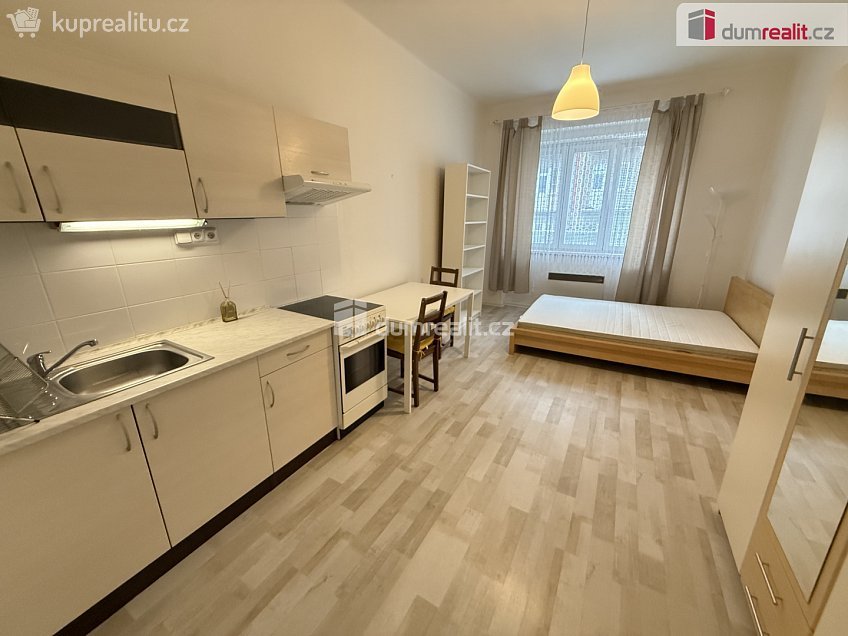 Pronájem bytu 1+kk 30 m^2 Moulíkova, Praha 5 