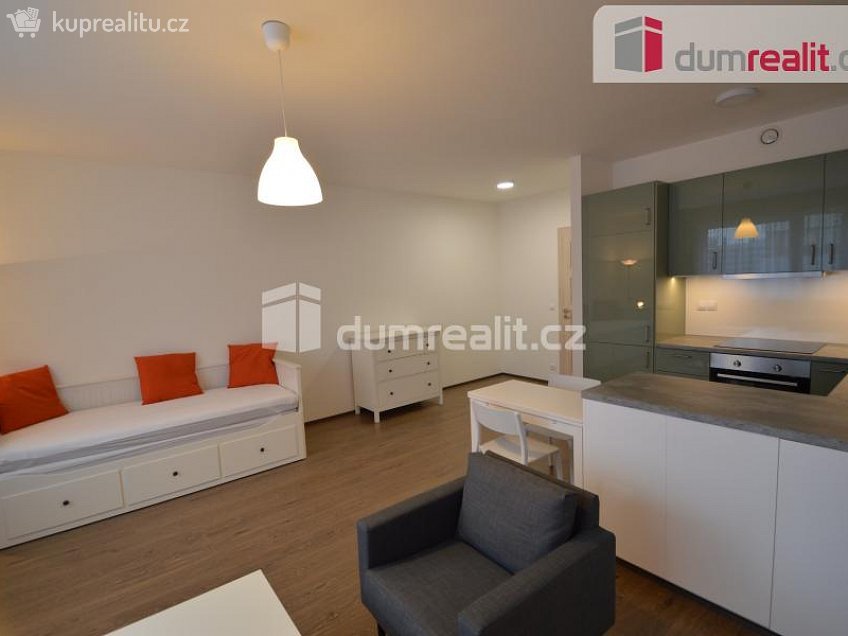 Pronájem bytu 1+kk 40 m^2 Na zlatě, Praha 13 