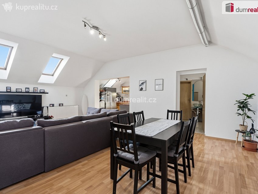 Prodej bytu 4+kk 140 m^2 Na Valtické, Břeclav 