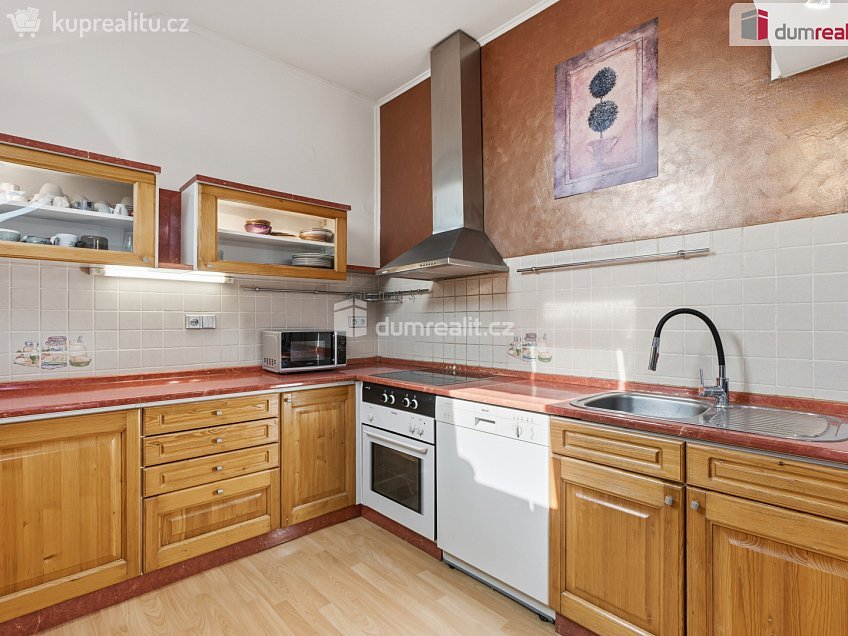 Prodej bytu 4+kk 140 m^2 Na Valtické, Břeclav 