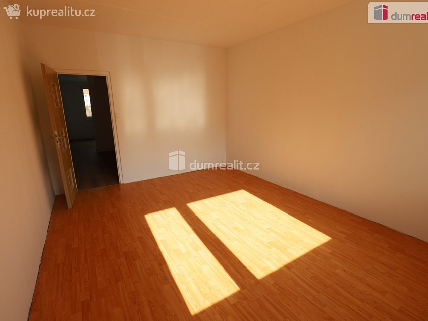 Pronájem bytu 2+1 65 m^2 Dolní Žandov, Dolní Žandov 