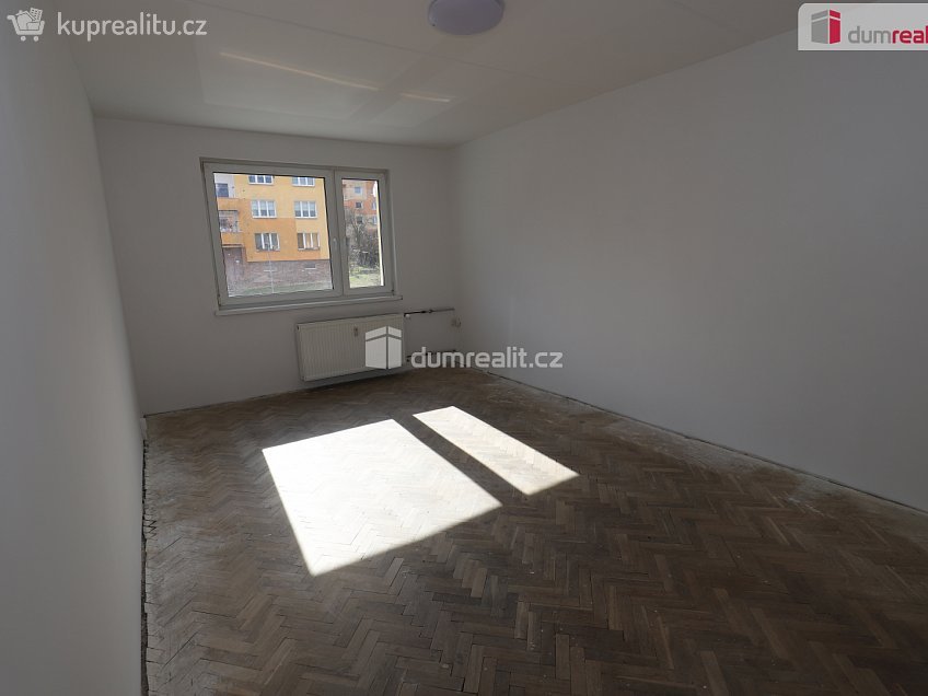 Pronájem bytu 2+1 65 m^2 Dolní Žandov, Dolní Žandov 