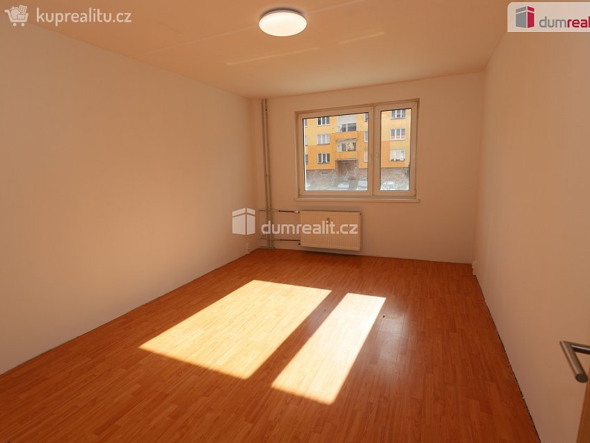 Pronájem bytu 2+1 65 m^2 Dolní Žandov, Dolní Žandov 