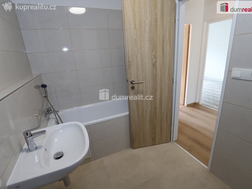 Pronájem bytu 2+1 65 m^2 Dolní Žandov, Dolní Žandov 