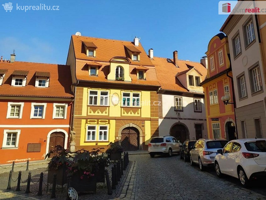 Prodej bytu 4+kk 158 m^2 Růžový kopeček, Cheb 