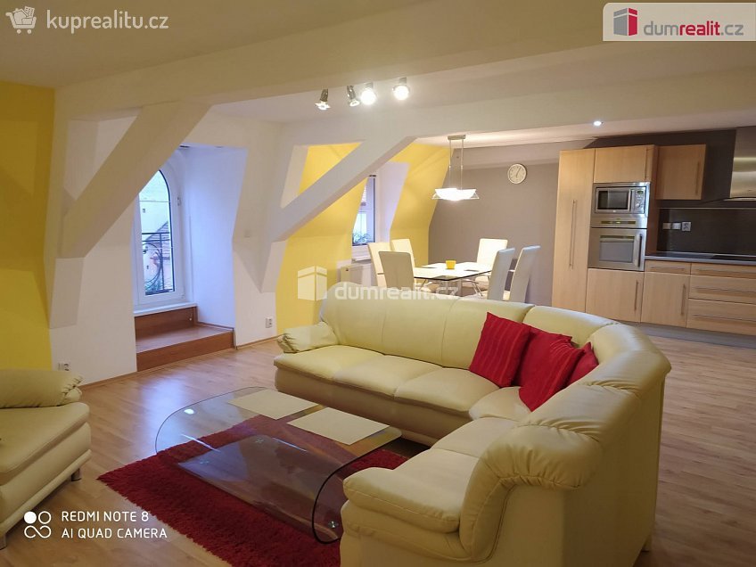 Prodej bytu 4+kk 158 m^2 Růžový kopeček, Cheb 