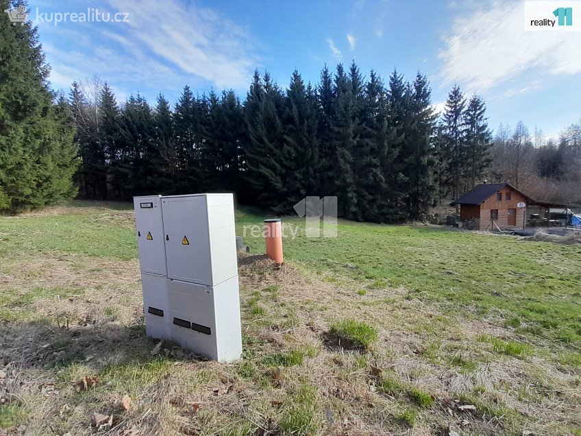 Prodej  stavebního pozemku 1493 m^2 Letná, Červený Kostelec 