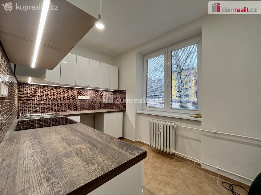 Pronájem bytu 3+1 73 m^2 Šmeralova, Karlovy Vary 