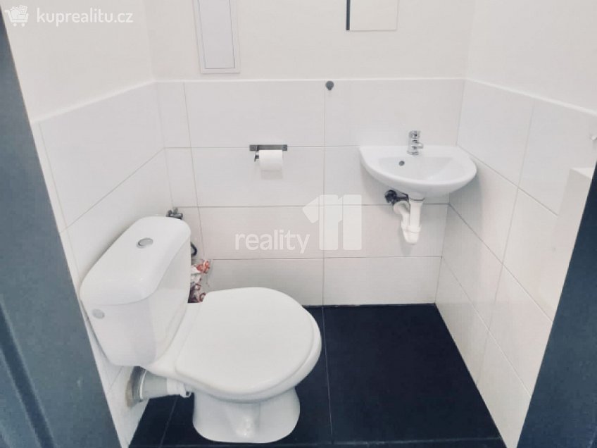 Prodej bytu 2+kk 75 m^2 Českobrodská, Praha 9 