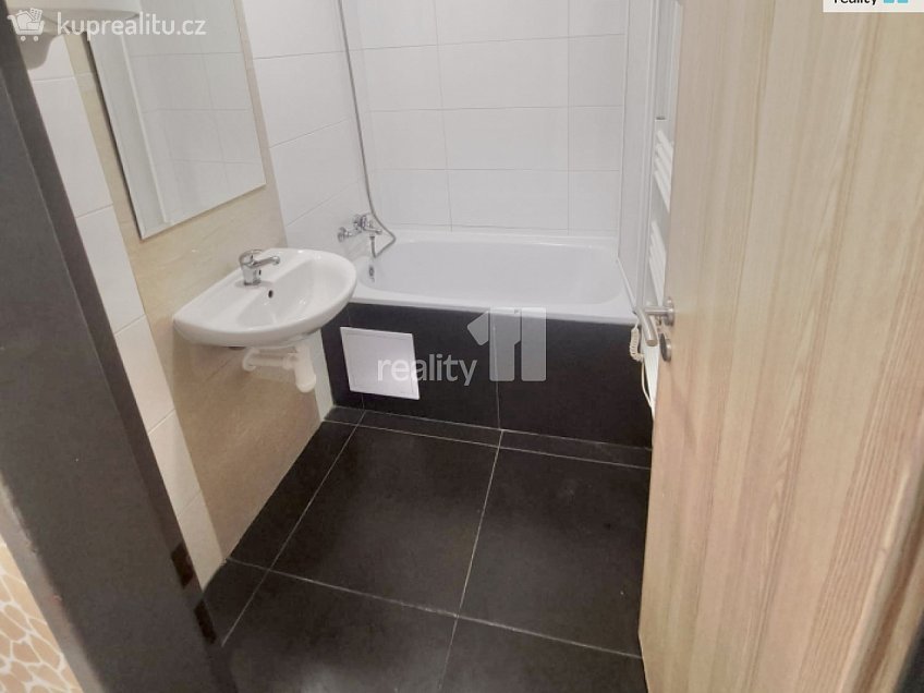 Prodej bytu 2+kk 75 m^2 Českobrodská, Praha 9 