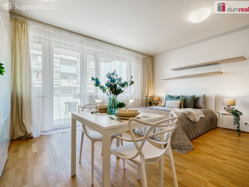 Pronájem bytu 1+kk 37 m^2 Pod stolovou horou, Praha 5 