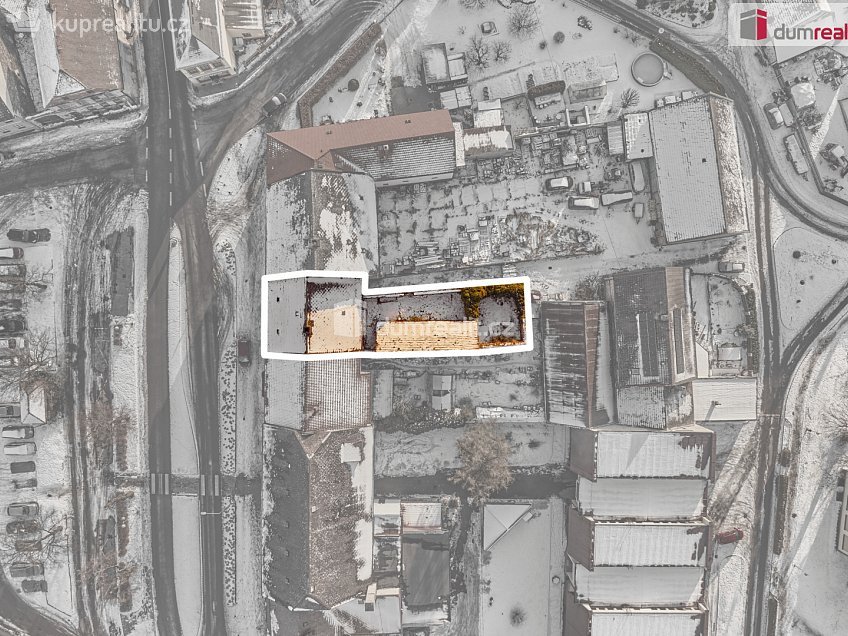 Prodej  rodinného domu 200 m^2 náměstí, Kravaře 