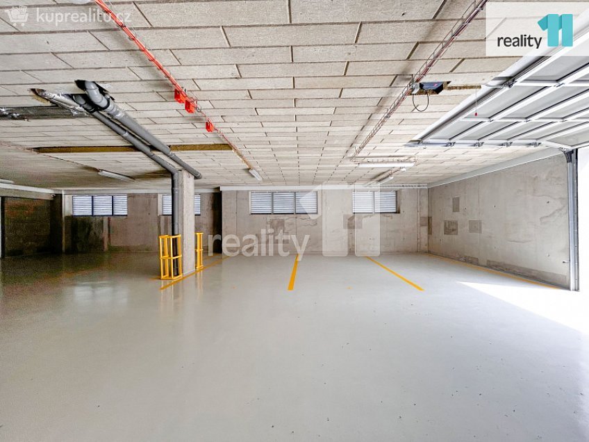 Pronájem  garáže 11 m^2 Papírová, Liberec 