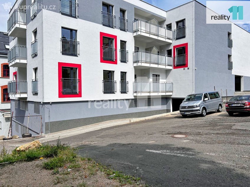 Pronájem  garáže 11 m^2 Papírová, Liberec 