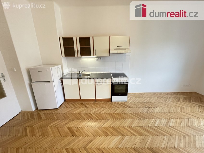 Pronájem bytu 1+kk 30 m^2 Moulíkova, Praha 5 