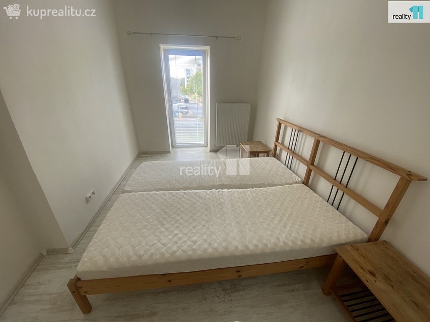 Pronájem bytu 1+1 35 m^2 Palackého, Dobřany 