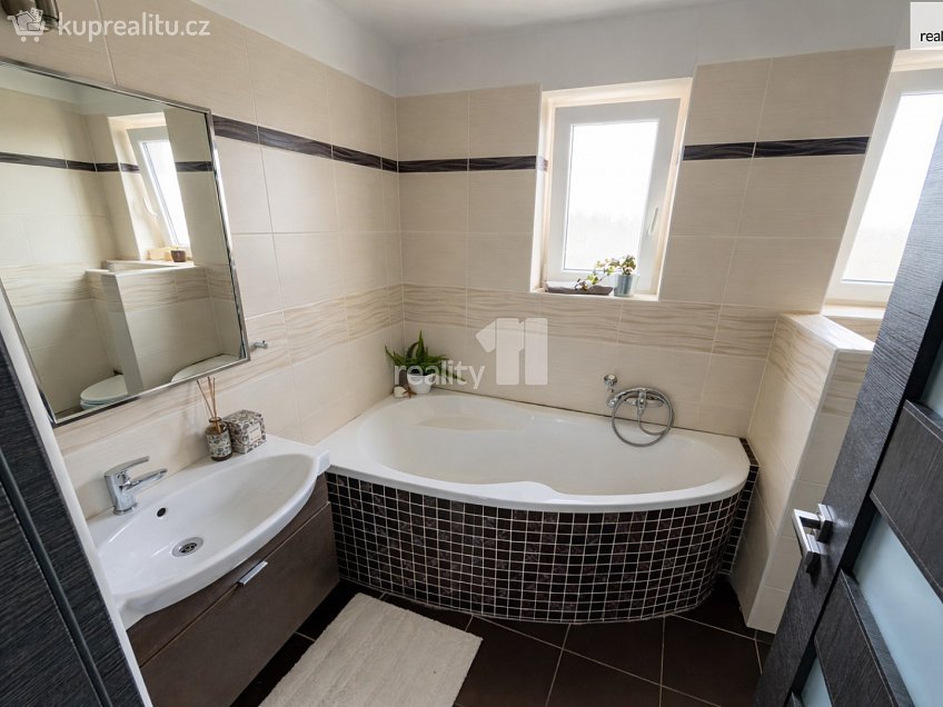 Prodej  rodinného domu 271 m^2 Suchdol, Suchdol 