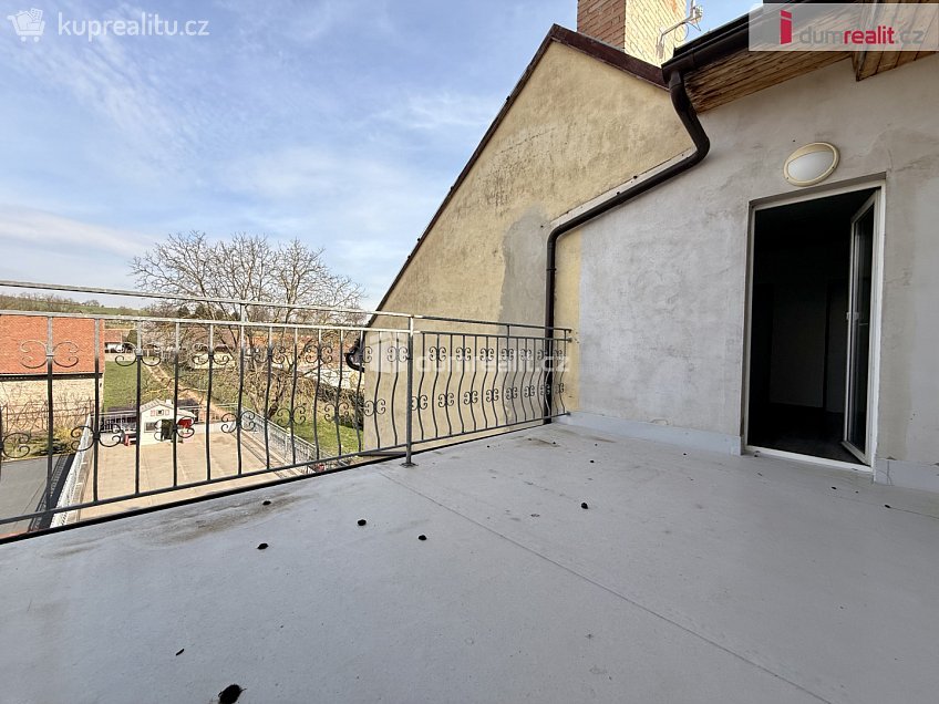 Pronájem bytu 3+1 107 m^2 náměstí Míru, Vracov 