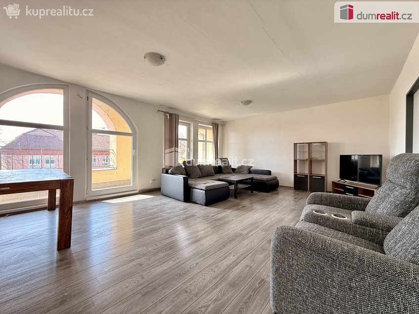 Pronájem bytu 3+1 107 m^2 náměstí Míru, Vracov 